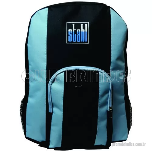 Mochila personalizada - Mochila com dois compartimentos, sendo um principal e um interno para notebook, contém bolso central e bolsos laterais, alça de mão e alça dupla de ombro. Alça de ombro e costas acolchoadas. Disponível em várias cores. Gravação da logomarca em até 3 cores já inclusa. Tamanho: 42 cm X 30 cm X 12 cm. Revestimento externo: Poliéster 600. Acabamento interno: Viés TNT 80. Alça de Mão e Dupla de Ombro. 