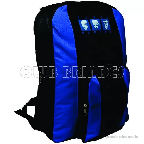 Mochila personalizada - Mochila com dois compartimentos, sendo um principal e um interno para notebook, contém bolso central e bolsos laterais, alça de mão e alça dupla de ombro. Alça de ombro e costas acolchoadas. Disponível em várias cores. Gravação da logomarca em até 3 cores já inclusa. Tamanho: 42 cm X 30 cm X 12 cm. Revestimento externo: Poliéster 600. Acabamento interno: Viés TNT 80. Alça de Mão e Dupla de Ombro. 