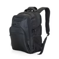 Mochila poliester para notebook com detalhes em nylon e neoprene. Possui compartimento grande com bolso interno, compartimento médio com bolso/suporte para documentos e divisórias para 3 canetas, mini bolso com frontal superior, compartimento pequeno com bolso frontal e dois bolsos laterais de tela(nylon). Zíperes preto, duas fivelas laterais que podem ser encaixadas nas alças laterais para fechar com mais segurança a mochila, alça superior acolchoada e alça de nylon, alças para costa ajustáveis revestidas com espuma, parte traseira também revestida de espuma para um maior conforto.