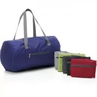 Bolsa impermeável esportiva com capacidade de 23 litros, contém bolso frontal e alças para transporte.
