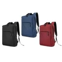 Mochila de nylon 21 litros com três compartimentos, sendo o principal com bolso para notebook 156. Com divisórias internas para acessórios, a mochila possui bolso lateral e suporte externo usb.