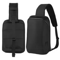 Mochila transversal com bolso interno para guardar seus itens essenciais, feito de tecido de poliéster 600D, alça de ombro esquerdo/ombro direito reversível. Compartimento interno acolchoado para tablet, porta USB na parte inferior frontal.