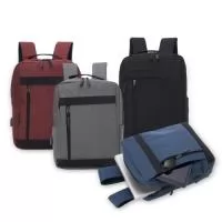 Mochila de nylon 21 litros com três compartimentos, sendo o principal com bolso para notebook de até 15,6 polegadas. Com divisórias internas para acessórios, a mochila possui bolso lateral e suporte externo usb.