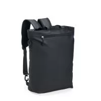 Nossa Mochila de PU 18L é a solução perfeita para te acompanhar nas mais diversas necessidades, podendo ser utilizada de três formas, se adaptando facilmente a diferentes ocasiões. Com um design moderno e descontraído, inspirado no formato saco, é feita em PU resistente à água e conta com três compartimentos: um frontal, outro na parte traseira, onde as alças podem ser guardadas quando usada como bolsa e, quando utilizada no modo mochila, esse espaço se transforma em mais um compartimento. Já o compartimento principal oferece amplo espaço e um bolso com zíper para manter itens menores acessíveis e fáceis de encontrar. Além disso, possui alças de mão e uma alça transversal removível, proporcionando ainda mais versatilidade. Seu design flexível a torna uma excelente escolha para quem busca uma bolsa funcional e estilosa.