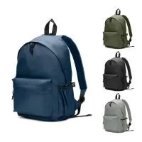 Mochila em poli&eacute,ster reciclado 600D e forro em poli&eacute,ster reciclado 210D. Possui um compartimento principal espaçoso, um bolso frontal e um bolso lateral para transportar e guardar o seu squeeze. A pega superior &eacute, em webbing. Capa