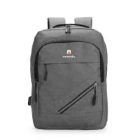 Mochila em tecido Oxford resistente à água com capacidade máxima de 18 litros. Possui compartimento principal com quatro bolsos pequenos e divisória acolchoada para notebook de até 15,6 polegadas. Apresenta um compartimento frontal e dois bolsos em tamanhos diferentes, um deles com faixa refletiva na área do zíper, além de um bolso e um adaptador USB posicionados em laterais opostas. Dispõe de alça superior de mão e duas alças de ombro, estas com revestimento em tecido respirável. Obs.: A posição do adaptador USB pode variar conforme o lote do produto.