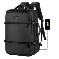A Mochila Executiva Reforçada com Cabo P2 (B-700BL-HEI) foi desenvolvida para atender às necessidades de profissionais modernos que valorizam segurança, tecnologia e estilo no seu dia a dia. Com estrutura resistente e acabamento premium, ela combina elegância e durabilidade em um só produto.  Com dimensões de 45 x 30 x 16 cm, essa mochila possui amplo espaço interno com divisórias organizadas, ideais para notebook, tablet, documentos e acessórios. Seu diferencial exclusivo é a entrada lateral com Cabo P2, que permite conectar seu fone de ouvido diretamente à mochila, garantindo praticidade e acesso rápido à sua música ou chamadas durante deslocamentos.  Possui alças acolchoadas ajustáveis, alça superior reforçada, painel traseiro com sistema respirável, além de encaixe para carrinho de mala, facilitando o transporte em viagens. O zíper duplo e os bolsos ocultos aumentam a segurança dos seus pertences.  Seja para viagens a trabalho, rotina empresarial ou estudo, essa mochila oferece con