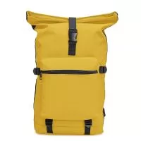 Mochila de couro sintético de 41 litros resistente à água. Possui dois compartimentos, sendo o principal com bolso para notebook de 15,6 polegadas. Possui fechamento por zíper e cinto com velcro, fivelas nas laterais para maior ajuste e engate para m
