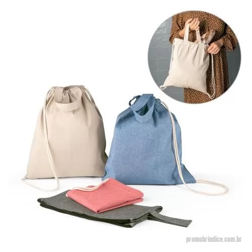 Mochila saco personalizada - Sacola tipo mochila com algodão reciclado (140 g/m²), alças de 30 cm e cordões em algodão para fechar.