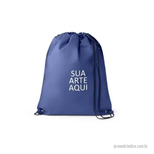 Mochila saco personalizada - VERIFICAR DISPONIBILIDADE DA COR DO PRODUTO  Apresentamos a Sacola Tipo Mochila Personalizada, um item versátil e prático projetado especialmente para o público de brindes corporativos. Essa sacola une a funcionalidade de uma mochila com a praticidade de uma sacola, tornando-a perfeita para uso diário, viagens de negócios ou atividades ao ar livre.  Fabricada com materiais duráveis e resistentes, a sacola tipo mochila garante a segurança dos pertences enquanto proporciona conforto ao usuário.   O grande destaque dessa sacola é a personalização. Você tem a opção de adicionar o logotipo da sua empresa, mensagem inspiradora ou qualquer arte relevante para a sua marca, transformando-a em um poderoso veículo de promoção. Essa personalização cria uma conexão instantânea com o público, fortalece a identidade da empresa e aumenta a visibilidade da marca em diversos contextos.  Além disso, a sacola tipo mochila personalizada oferece conforto ao usuário, graças às alças ajustáveis, que distribue