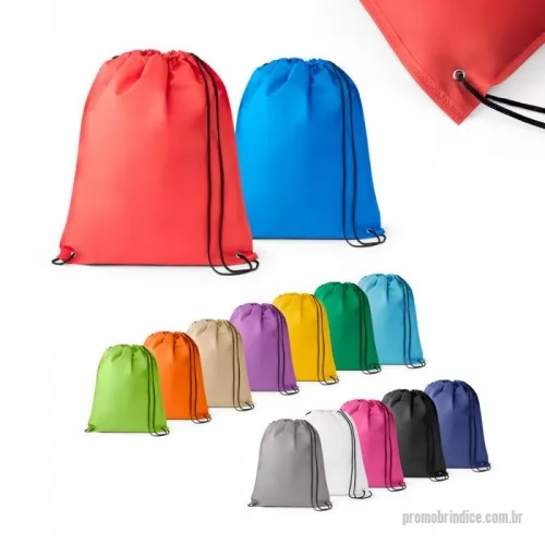 Mochila saco personalizada - Sacola tipo mochila em non-woven (80 m/g²) termo-selado com ilhós de metal e cordão 4/1 preto. 330 x 400 mm