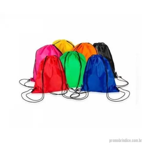 Mochila saco personalizada - Mochila saco inteira colorida, com duas alças para costa, fechamento superior material em nylon.  Medidas aproximadas para gravação: 39,3 cm x 34 cm Tamanho total aproximado: 41 cm x 34 cm Peso aproximado (g):  45