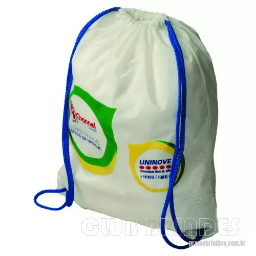 Mochila saco personalizada - Sacola mochila com alça dupla de ombro em cordão. Disponível em várias cores. Gravação da Logomarca em 1 Cor já inclusa.  Tamanho: 40 cm X 30 cm.  Revestimento Externo: Nylon.