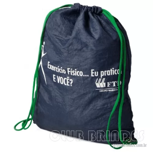 Mochila saco personalizada - Sacola mochila com alça dupla de ombro em cordão. Disponível em várias cores. Gravação da Logomarca em 1 Cor já inclusa.  Tamanho: 40 cm X 30 cm.  Revestimento Externo: Nylon.