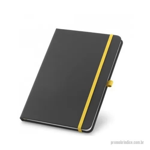 Moleskine personalizado - Caderno A5 de capa dura em c. sintético. Contém 80 folhas pautadas, fita separadora, elástico e suporte para esferográfica (não inclusa). 140 x 210 mm
