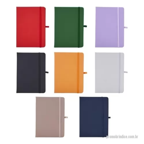 Moleskine personalizado - Caderneta emborrachada com suporte para caneta, elástico para lacre e marcador de página em cetim, contém aproximadamente 80 folhas com pauta na cor branca.