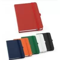 Caderno A6 de capa dura em c. sintético, com 160 páginas lisas. 90 x 140 mm