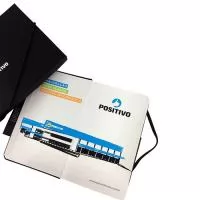 Com um design agradável e de grande utilidade, o moleskine agrada todos os públicos. Produzimos caixas e kits especiais com altíssima qualidade, ideal para presentear presidentes e diretores. Produto feito por encomenda, com diversos tipos de materiais e acabamentos. 