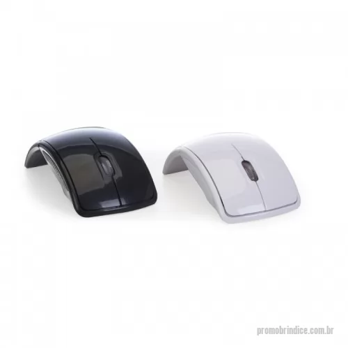 Mouse dobrável personalizado - Mouse óptico de tecnologia wireless e retrátil. Mouse anatômico de material plástico resistente, possui rolamento plástico translúcido, laterais texturizadas, parte traseira dobrável, luz inferior óptica vermelha, receptor Nano USB 2.4 GHZ. Funcionamento através de 2 pilhas AAA(não acompanha).