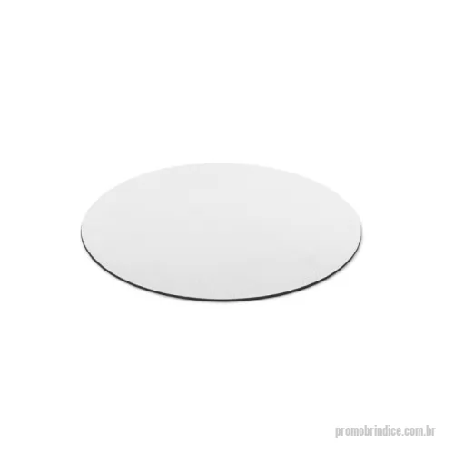 Mouse pad personalizado - Mouse pad com formato redondo. A personalização em sublimação permite destacar a sua marca na totalidade do tapete, tornando-o único e memorável.