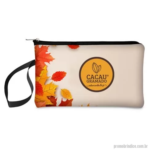 Necessaire em Neoprene personalizado - Somos fabricantes! Nécessaire em neoprene personalizada  (gravação em sublimação sem limite de cores), possui alça de mão. Medidas 18x13.