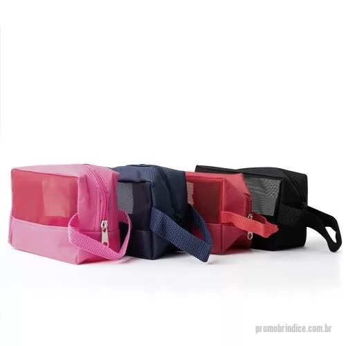Nécessaire personalizado - Nécessaire confeccionada em nylon. Possui frente e verso com visor telado, zíper superior, alça para transporte e alça pequena para acesso de chaveiro ou gancho. 10,5 cm x 16,5 cm x 8 cm