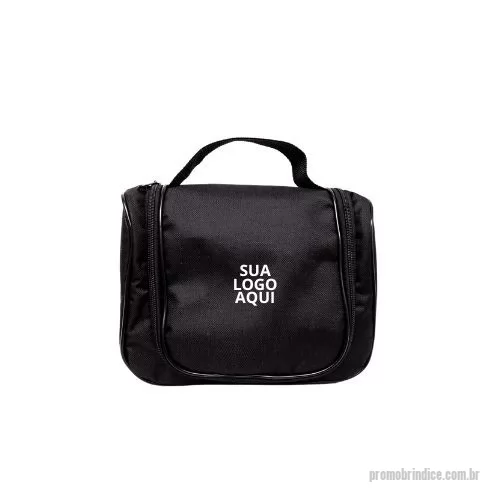 Nécessaire personalizado - Bolsa Necessaire de Cosméticos Personalizada. A Escolha Ideal para Brindes Corporativos e Eventos!  Surpreenda seus colaboradores, parceiros e clientes com uma bolsa de cosméticos personalizada, prática e estilosa! Seja para eventos corporativos, ações promocionais ou presentes exclusivos, nossa bolsa de cosméticos é a escolha perfeita para quem busca qualidade e sofisticação.  -  Design Exclusivo: Personalize com a logo da sua empresa ou com um design exclusivo para o seu evento. - Alta Qualidade: Feita com materiais duráveis e de alta qualidade, garantindo uma longa vida útil. - Praticidade: Compacta e espaçosa, ideal para organizar itens essenciais de beleza e higiene. - Versatilidade: Perfeita para viagens, eventos ou uso diário, promovendo sua marca em diversas ocasiões. - Elegância: Disponível em várias cores e acabamentos, combinando estilo e funcionalidade.  - Valorização da Marca: Um brinde sofisticado que reforça a imagem da sua empresa. - Utilidade: Um presente prático que s