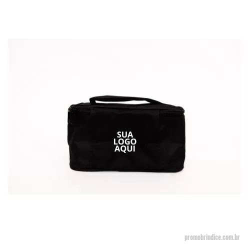 Nécessaire personalizado - Necessaire Feminina Personalizada. Experimente o charme e a funcionalidade da nossa necessaire feminina personalizada, ideal para brindes corporativos! Confeccionada com materiais de alta qualidade, essa necessaire é perfeita para presentear colaboradoras e clientes, oferecendo um toque de elegância e praticidade no dia a dia. Personalize com o logo da sua empresa e fortaleça sua marca com um presente que combina estilo e utilidade. Seja para organizar itens de maquiagem, acessórios ou produtos de higiene pessoal, nossas necessaires são a escolha perfeita para encantar e fidelizar seu público.