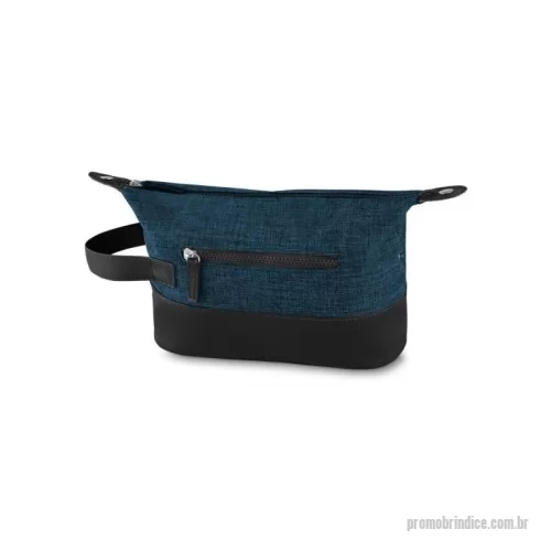 Nécessaire personalizado - Necessarie com detalhes em couro sintético, tecido poliéster 600D,alça de mão,bolso externo,botões laterais extensor,gravação Frontal.