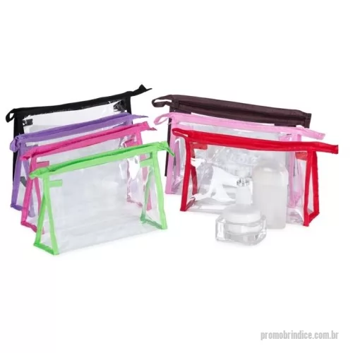 Nécessaire personalizado -  Deixe tudo mais organizado com o nosso nécessaire! Feito em plástico impermeável, detalhes em nylon, e fechamento em zíper, é uma opção versátil para transportar desde medicamentos até cosméticos, ou bijuterias. E tudo fica muito bem protegidas dentro de mochilas, bolsas ou malas maiores, tornando-o extremamente útil para qualquer viagem, seja ela longa ou curta.