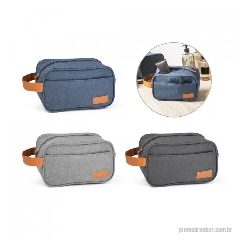 Nécessaire personalizado - Bolsa de cosméticos em 600D de alta densidade e pega em PU. Contém bolso frontal com zíper e placa em PU. 
