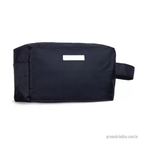 Nécessaire personalizado - Nécessaire em PVC Resistente à Água com Detalhe Metálico Prática, elegante e funcional, esta nécessaire em PVC resistente à água é ideal para organizar itens pessoais com segurança e estilo. Seu design moderno é valorizado por uma plaquinha metálica fixa, que adiciona um toque sofisticado e oferece área ideal para personalização.  Compacta e versátil, é perfeita para o dia a dia, viagens ou como brinde corporativo de alto impacto.  ???? Especificações Técnicas: Altura: 12,5 cm  Largura: 23 cm  Peso aproximado: 77 g  Material: PVC resistente à água  Detalhe: Plaquinha metálica fixa  Área para gravação (CxL): 4,8 cm x 1 cm