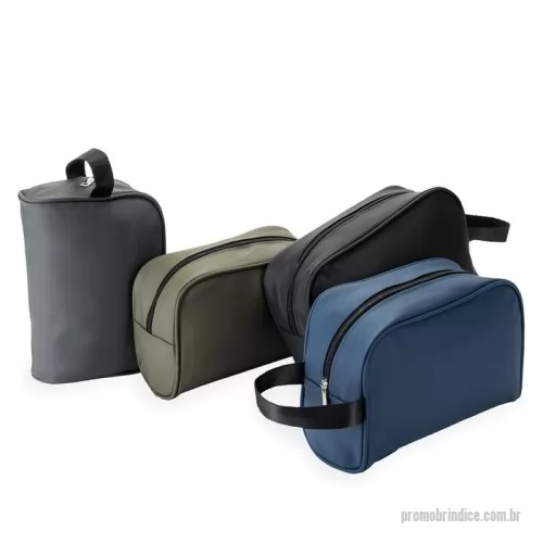 Nécessaire personalizado - Nécessaire em couro sintético impermeável com fechamento em zíper e alça lateral confeccionada em nylon.
