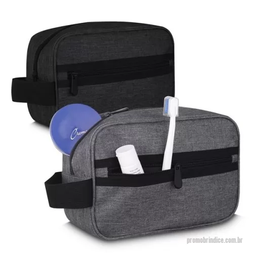 Nécessaire personalizado - Nécessaire em tecido poliéster 300D, alça de mão e bolso externo com zíper. Gravação da logomarca 1 cor já incluso.
