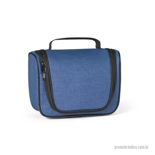 Nécessaire personalizado - Bolsa de cosméticos em 600D de alta densidade. Compartimento principal com zíper duplo e revestimento interior em 210D. Vários bolsos interiores e gancho no topo.