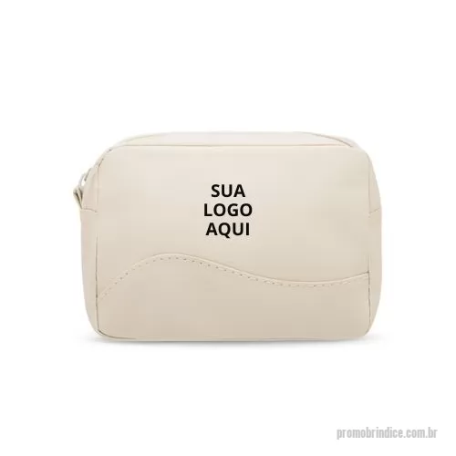 Nécessaire personalizado - A Bolsa Multiusos em Microfibra é prática e versátil, ideal para organizar pequenos objetos no dia a dia, em viagens ou no trabalho. Produzida em microfibra resistente, conta com zíper para maior segurança e durabilidade. Disponível em uma variada gama de cores, é um brinde corporativo funcional e moderno, que pode ser personalizado com o logo da sua empresa, tornando-se uma lembrança útil e elegante.  Dimensões:  130 x 90 x 65 mm