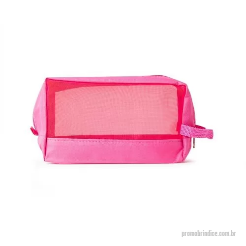 Nécessaire personalizado - Nécessaire confeccionada em nylon. Possui frente e verso com visor telado, zíper superior, alça para transporte e alça pequena para acesso de chaveiro ou gancho.