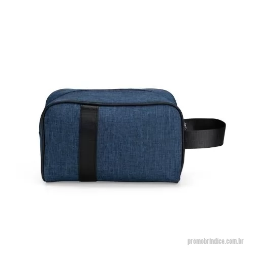 Nécessaire personalizado - Nécessaire em tecido Oxford resistente à água com faixa costurada em nylon. Possui compartimento único com fechamento em zíper e alça lateral em nylon.