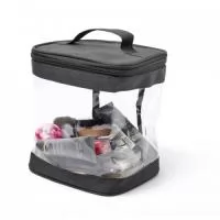 Nécessaire em pvc com detalhe em poliéster.  Altura :  18 cm  Largura :  17 cm  Profundidade :  14 cm  Medidas aproximadas para gravação (CxL):  12 cm x 8 cm  Peso aproximado (g):  111