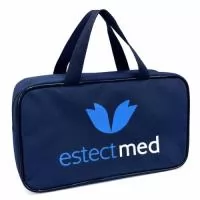 # Necessaire Personalizada – Direto da Fábrica  Necessaire personalizada produzida **direto da fábrica**, ideal para empresas, eventos, brindes corporativos, kits promocionais, hotéis, academias, clínicas e ações de marketing.  Personalize com a **logomarca da sua empresa**, transformando a necessaire em um brinde útil e com excelente exposição para sua marca.  **Diferenciais:**  * ???? Produção própria – direto da fábrica * ???? Personalização com sua logomarca * ? Excelente acabamento * ???? Fechamento com zíper * ???? Ideal para brindes e kits corporativos * ???? Ótima opção para ações promocionais * ???? Pequenas e grandes quantidades * ???? Enviamos para todo o Brasil  **Necessaire personalizada direto da fábrica: praticidade, qualidade e sua marca presente no dia a dia dos seus clientes.**
