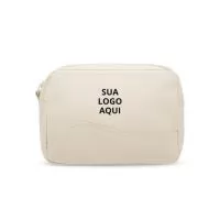 A Bolsa Multiusos em Microfibra é prática e versátil, ideal para organizar pequenos objetos no dia a dia, em viagens ou no trabalho. Produzida em microfibra resistente, conta com zíper para maior segurança e durabilidade. Disponível em uma variada gama de cores, é um brinde corporativo funcional e moderno, que pode ser personalizado com o logo da sua empresa, tornando-se uma lembrança útil e elegante.  Dimensões:  130 x 90 x 65 mm
