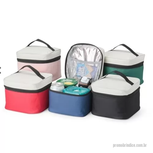 Nécessaire térmica personalizado - Nécessaire térmica Personalizado NBT01331 com sua logomarca. 20 anos ajudando a cotar Brindes Promocionais com várias empresas num único clique. Bolsa térmica de nylon 4 litros. Possui bolso telado e acompanha plaquinha metálica. todas as cores disponiveis Bolsa térmica de nylon 4 litros. Possui bolso telado e acompanha plaquinha metálica. todas as cores disponiveis Nécessaire térmica Personalizado, 167289, Kaue Brindes. Clique e Cote no Portal PromoBríndice!
