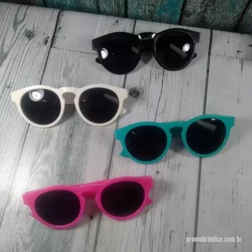 Óculos de sol personalizados - Óculos de sol ou óculos com lente transparente. Lentes com proteção de 400 UV. Diversas cores.