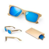 Óculos de sol em bambu com lentes espelhadas e proteção uv400. Produto amigo do ambiente. Fornecido em bolsa de papel kraft.