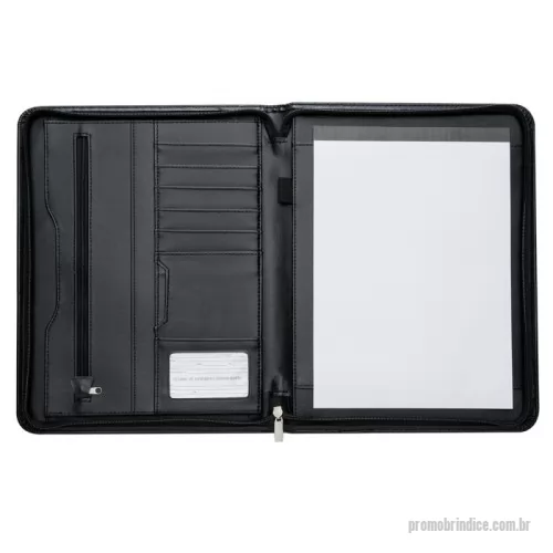 Pasta executiva personalizada - Pasta convenção de couro sintético com zíper, possui 2 compartimentos grandes para arquivar documentos, compartimento interno com zíper, 7 divisórias pequenas para documentos, suporte com visor para cartão de identificação, suporte para caneta(não acompanha caneta) e bloco com 20 folhas pautadas.