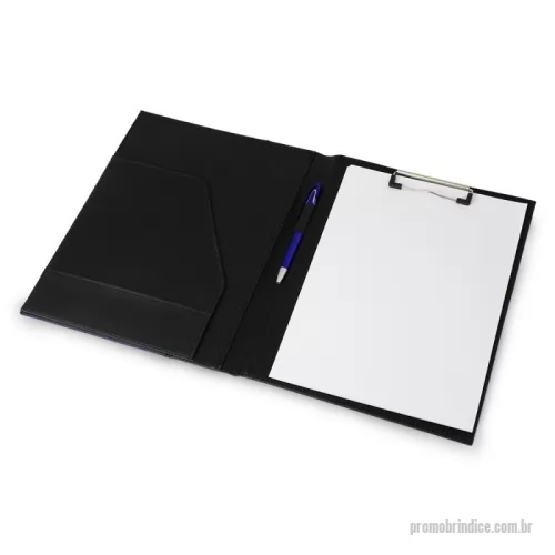 Pasta executiva personalizada - Pasta convenção de couro sintético, possui porta caneta, dois compartimentos, sendo um para arquivar documentos e um bloco com aproximadamente 15 folhas brancas não pautadas.