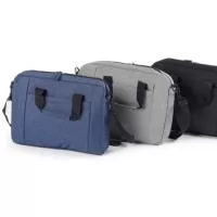 Pasta para notebook tecido poliester, bolso lateral, porta notebook com capacidade de até 15,6", toda forrada, alça de mão e ombro.
