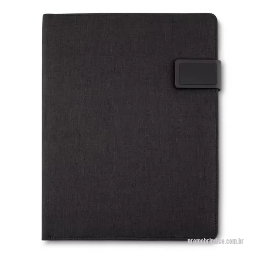 Pasta personalizada - Pasta executiva com bloco de anotações, suporte para celular, caneta, porta cartões, capa com material sintético, 20 folhas (27x21cm) com Fechadura Magnética.  *Imagem meramente ilustrativa. Os acessórios, como canetas, eletrônicos e outros itens exibidos na foto, não acompanham o produto.