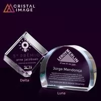 Blocos cristal 100% transparente com gravação 2D ou 3D laser direto no interior da peça.