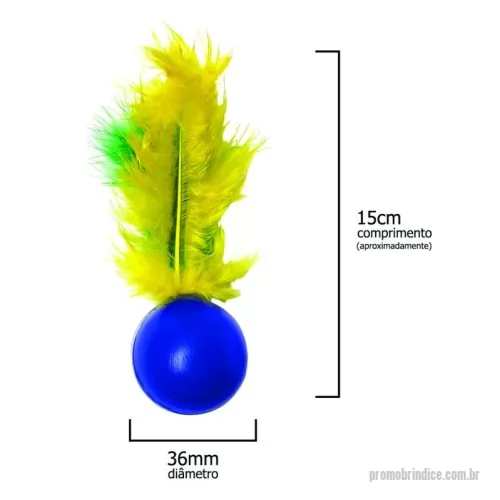 Pet shop personalizado - - 01 bolinha plástica com pena colorida - Tamanho: 36 mm de diâmetro | 15 cm de comprimento (aproximadamente) - Cor: Sortida Produto enviado em cores aleatórias, sem possibilidade de escolha.  Indicado para diversas brincadeiras com seu gato, estimulando seu desenvolvimento físico e mental.